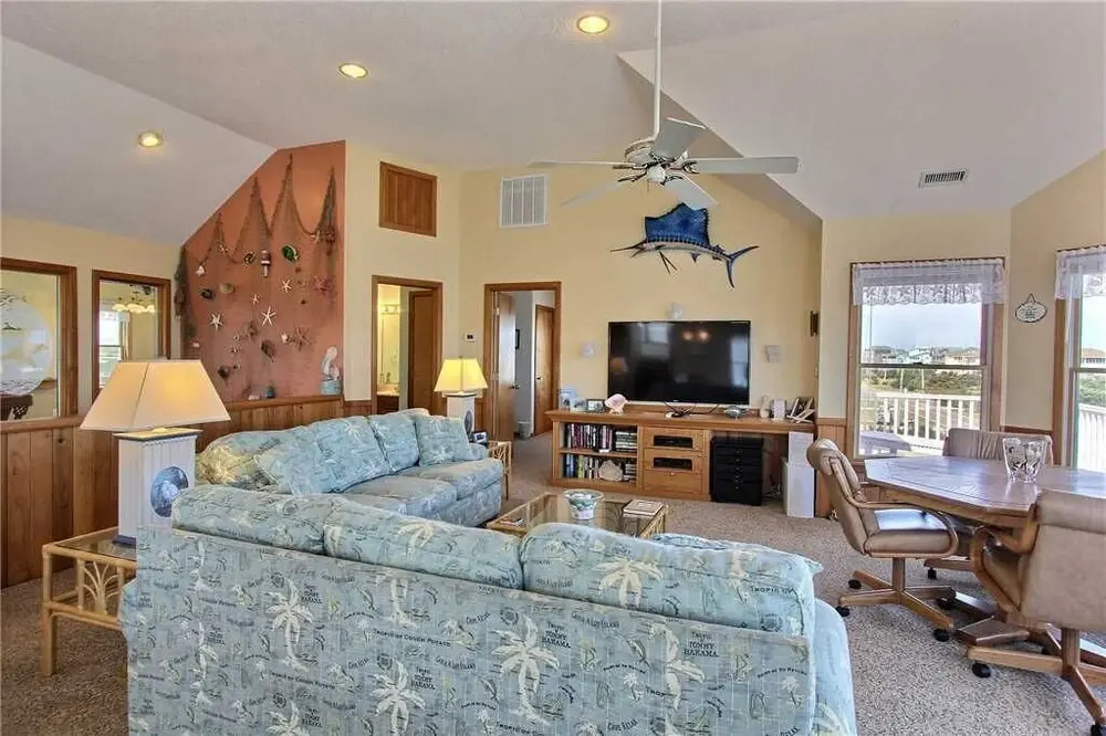 Surfs Inn #35 5 6 Br Home