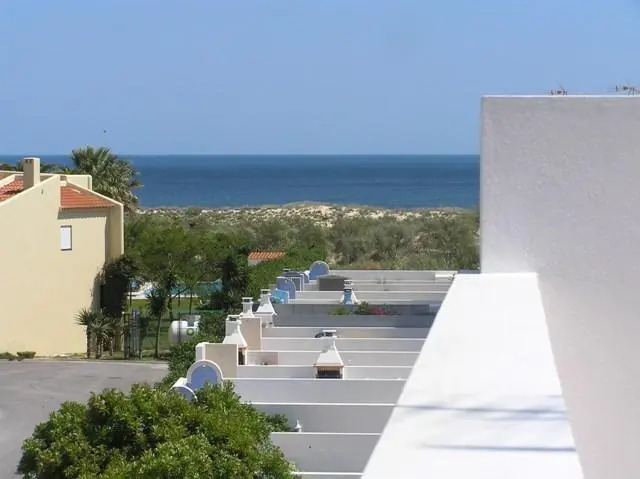 Manta Rota Village