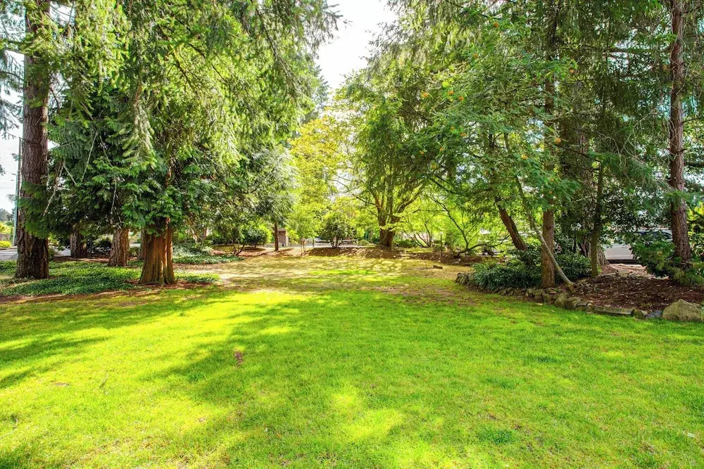 Lake Spanaway Retreat: Home w/ Private Beach!