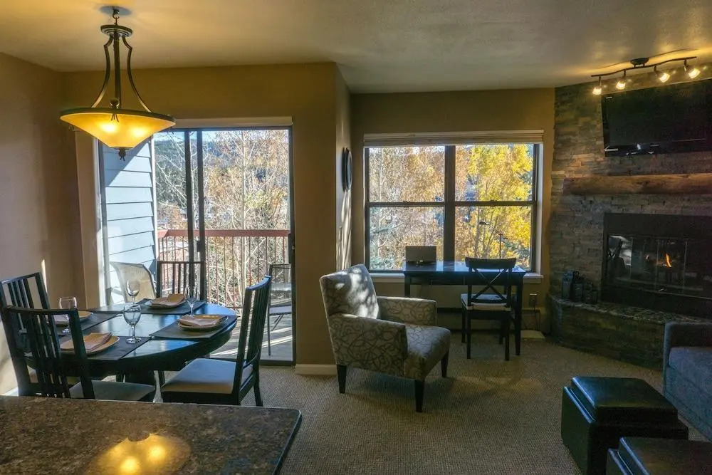 Inviting Winter Hideaway - Walk To Apres-ski Fun Sleeps 4 1 Bedroom Condo by RedAwning