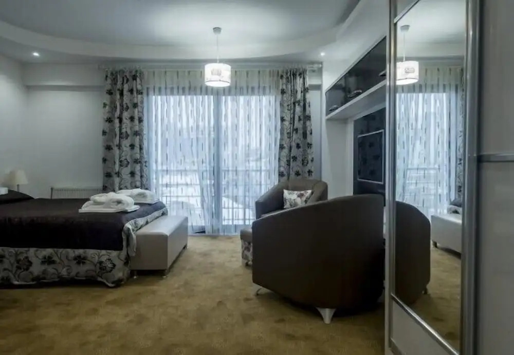 Karen Thermal Residence