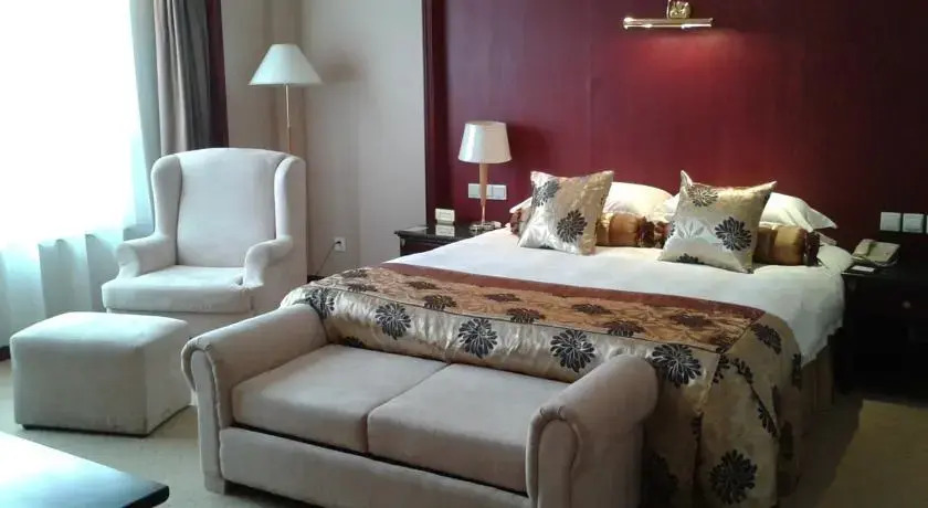 Chunlan Business Hotel