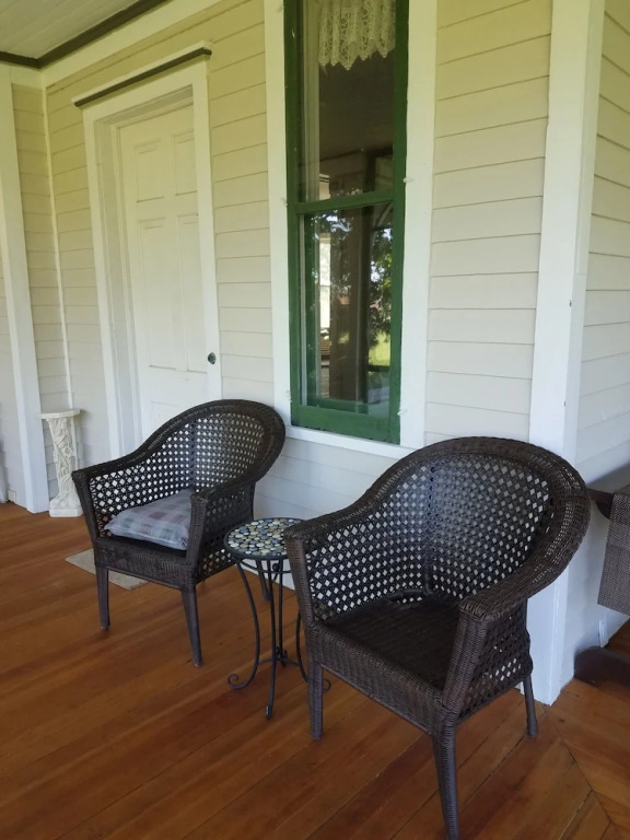 Oaklawn Inn