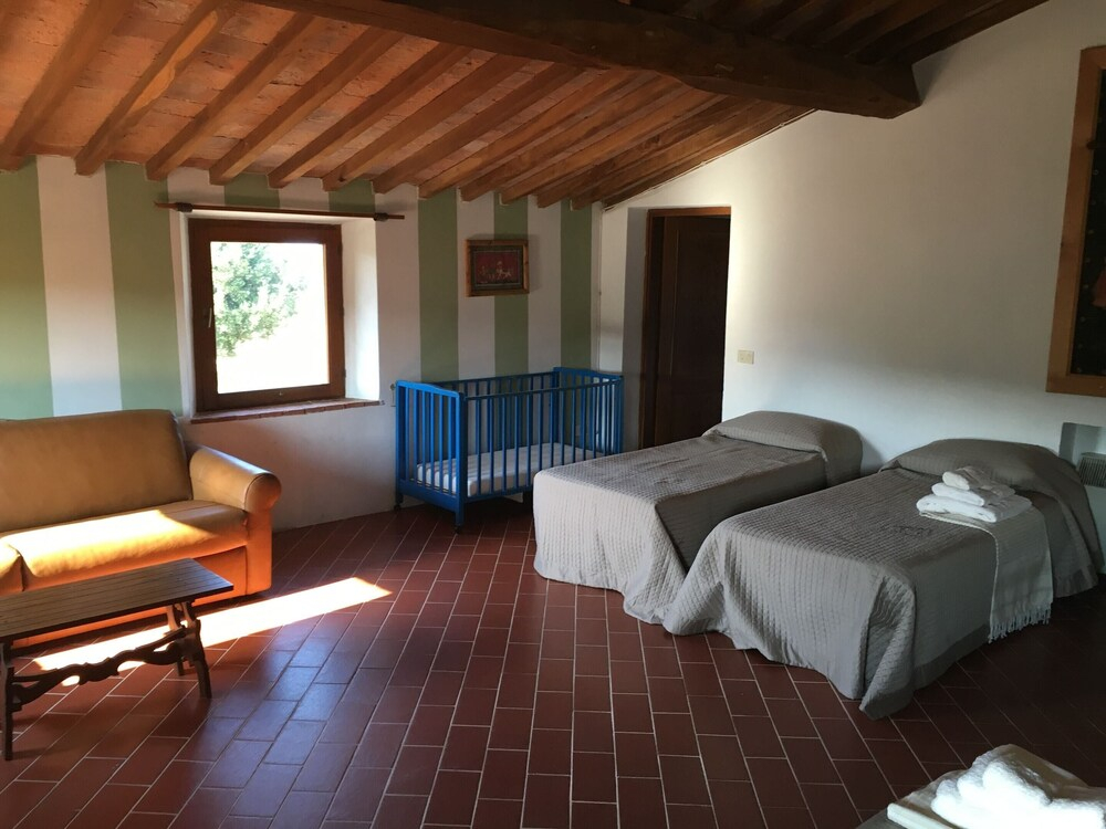 Farmhouse in Pisan Hills with Pool