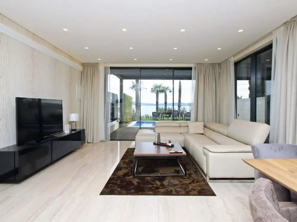 Luxurious Apartment With Private Pool and sea View Near the Beach in Crikvenica