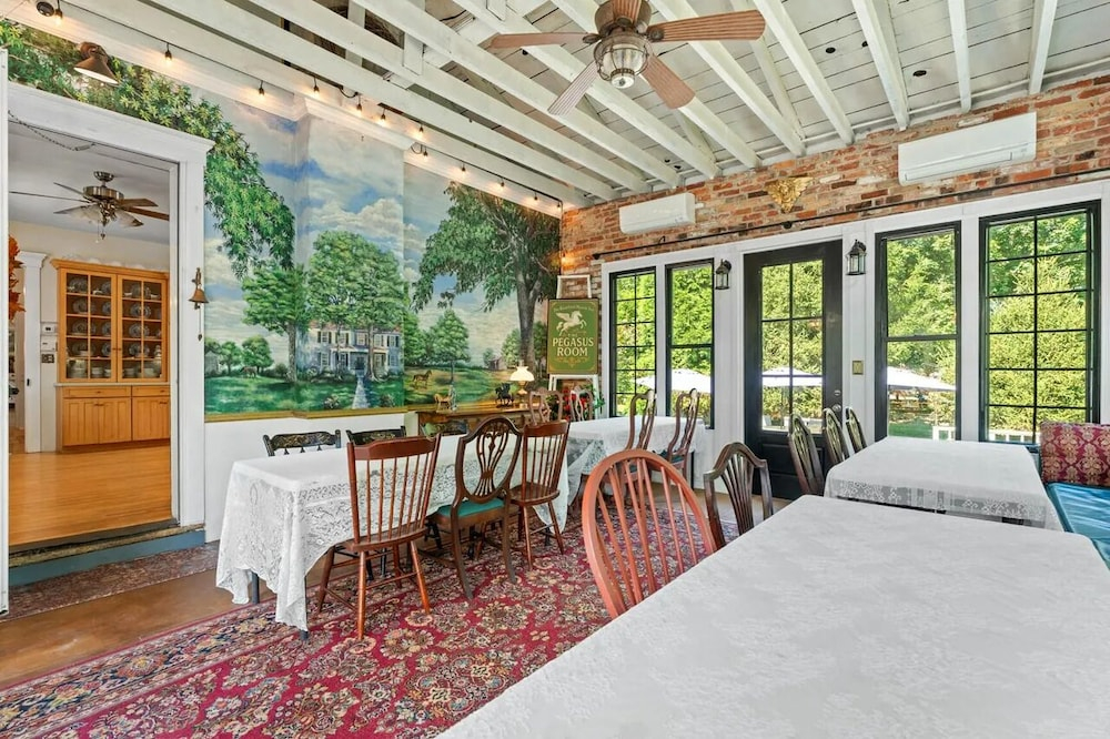 Bashford Manor Inn
