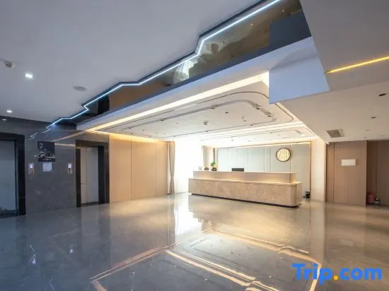 Yijun Grand Hotel (Kaili University South Railway Station)