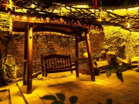 Yongshun County Furong Town Tusi Xuanfu Courtyard Waterfall Guesthouse