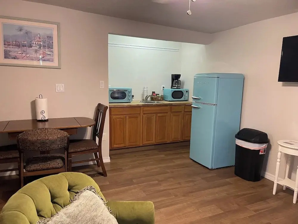 Nature Coast Inn & Cottages