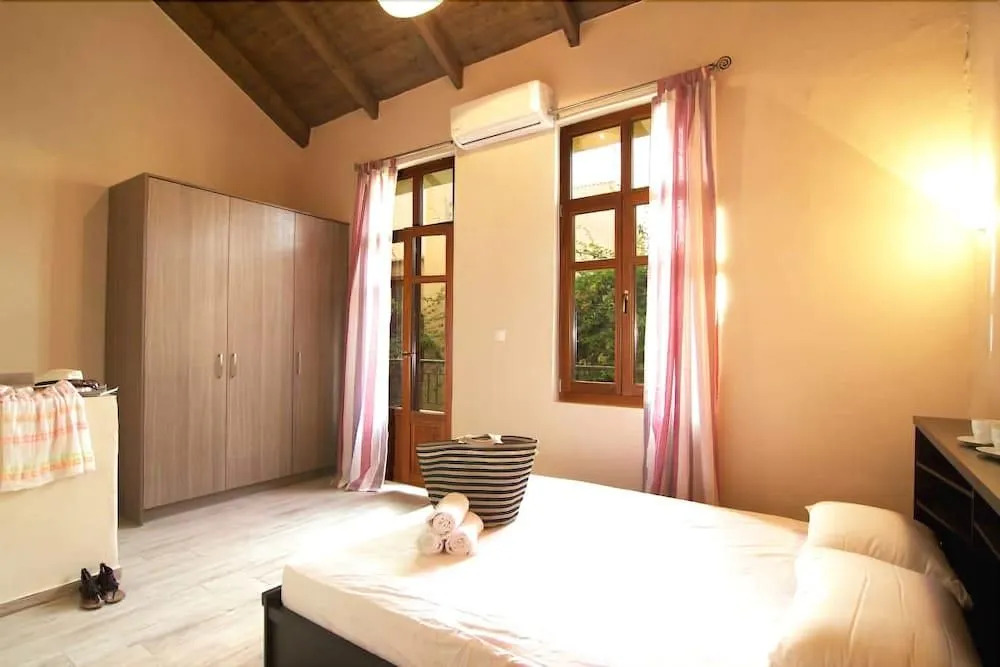 Asikiko Suites