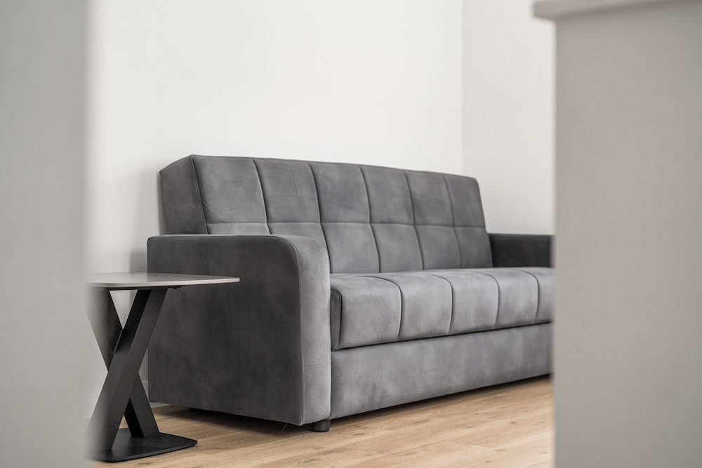 2 Bed Flat - Sleeps 2 - Parking - Wifi