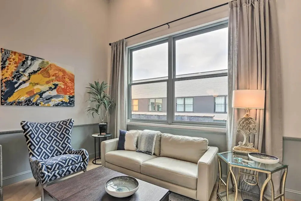 Modern Downtown Birmingham Condo w/ Rooftop Access