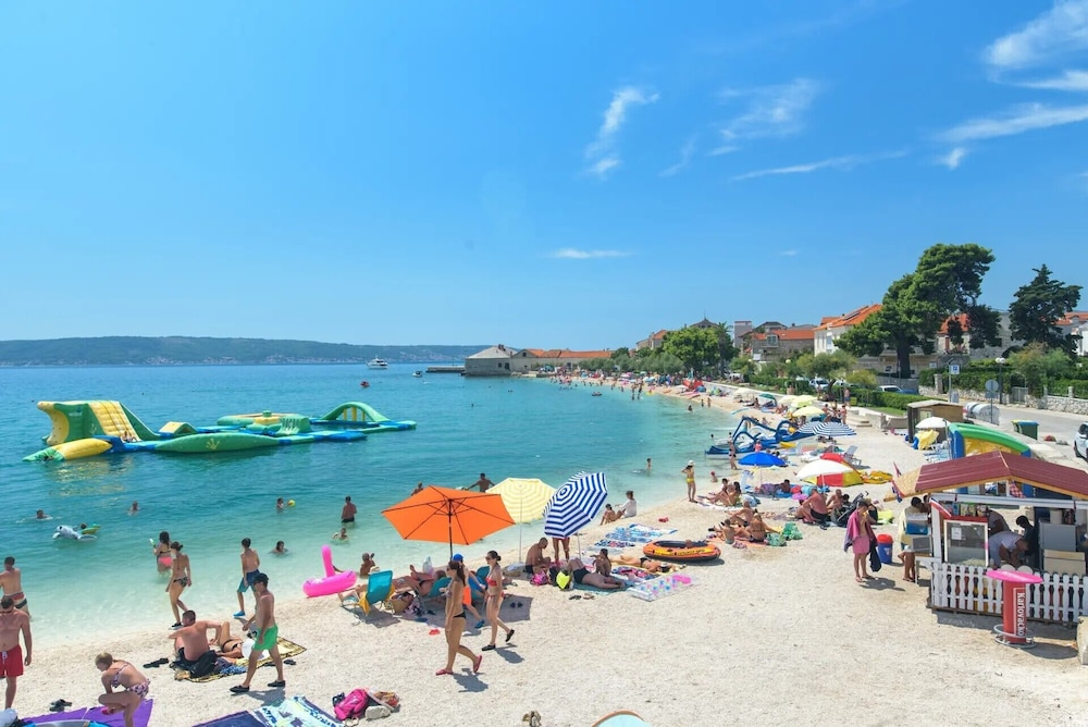 VIU2 Castle