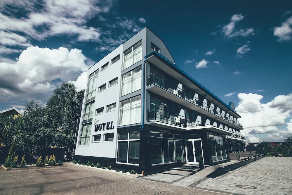 Zinedine Sport-Hotel