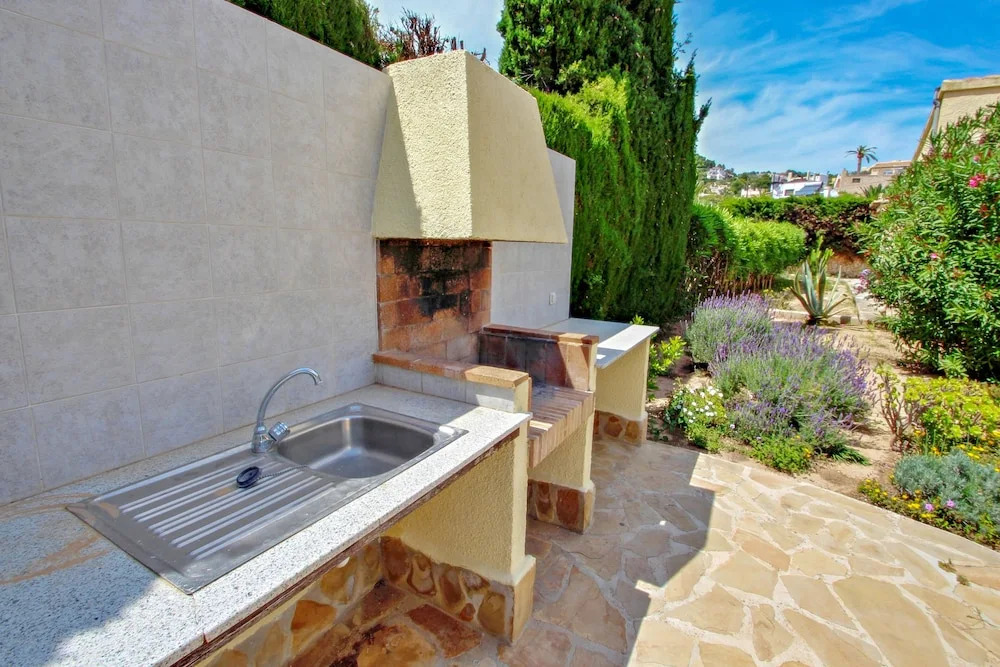 Mimosa - pretty holiday property with private pool in Moraira
