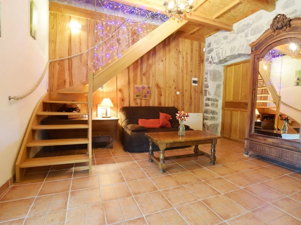 Vintage Holiday Home in Lanas With Swimming Pool