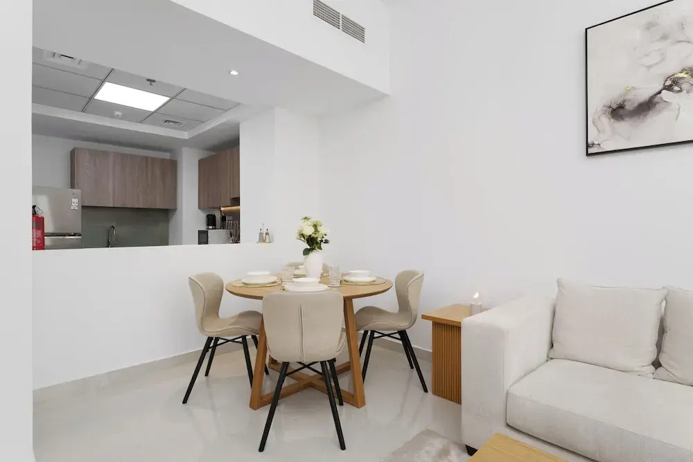 Maison Privee - Tranquil Escape w/ Balcony and High-End Facilities
