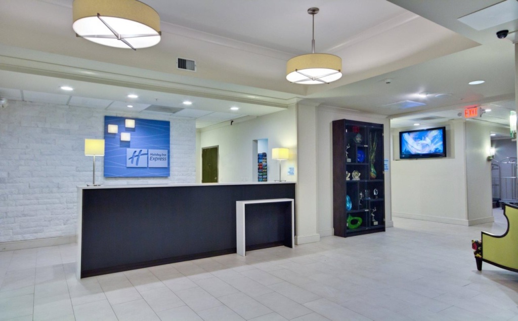 Holiday Inn Express Hotel & Suites New Tampa I-75 by IHG