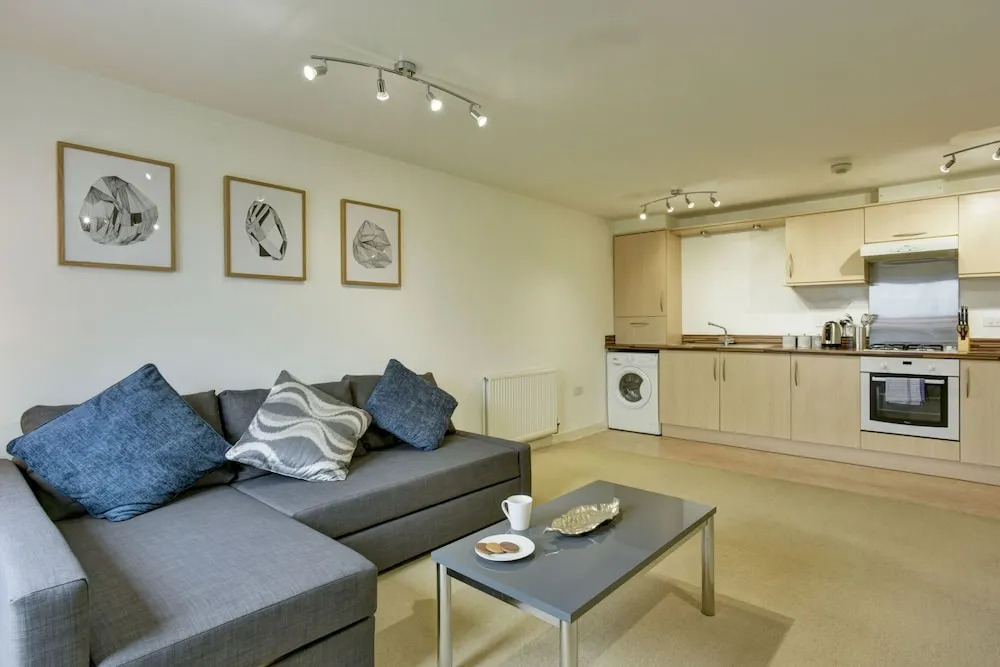 Karah Suites - Manley Gardens Apartments