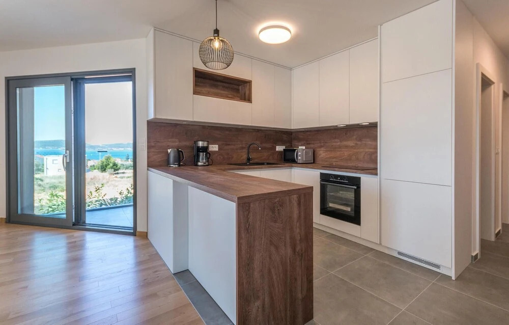 Nice Apartment in Sveti Filip i Jakov With Wifi, Heated Swimming Pool and 2 Bedrooms