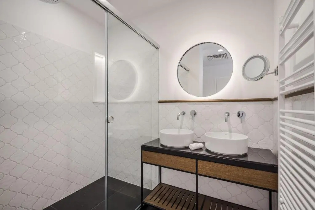 Budapest Eye- Boutique Suites, by BQA