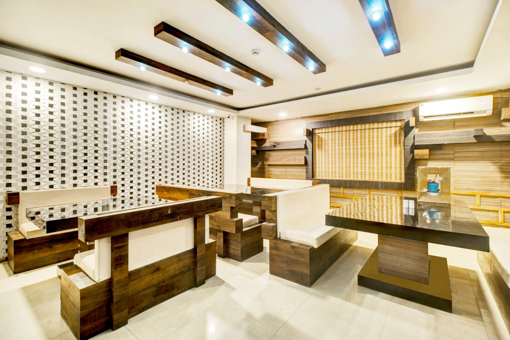 Townhouse Hatigaon Near Medicity Formerly Hotel Grand Majesty