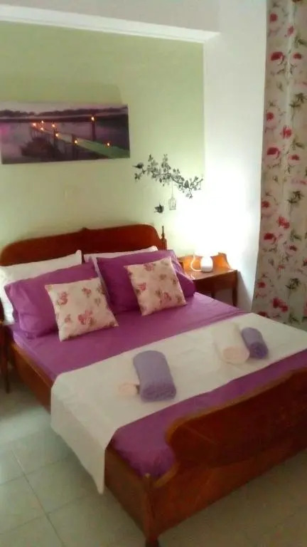 Small apartment 10 min (walk) from Piraeus port