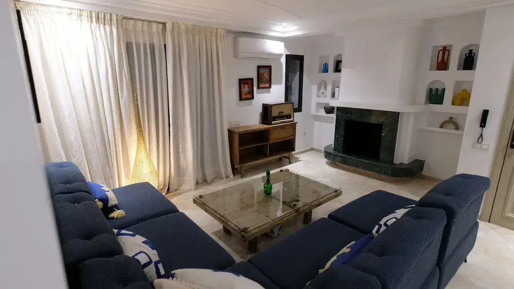Appart-Hotel Aya Suites