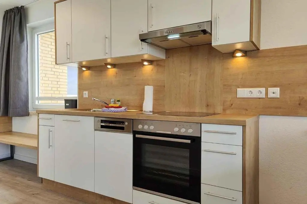 Große Ferienwohnung 8 im Haus Seeluft mit drei Balkonen und Meerblick