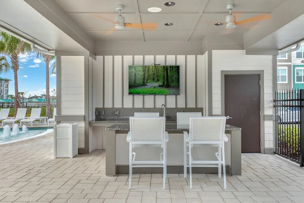 SeaWorld - Disney Apartments by NUOVO