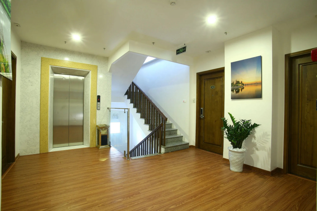NGAO Home - West Lake