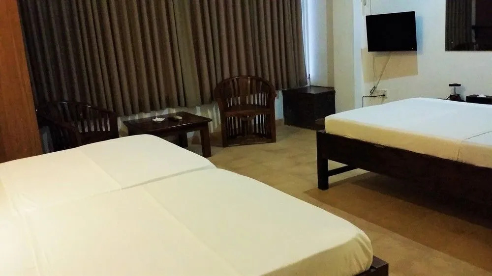Maple Leaf Hotel