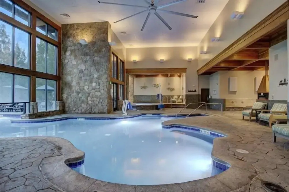 Grand Timber Lodge 2 Bedroom Ski In, Ski Out Condo