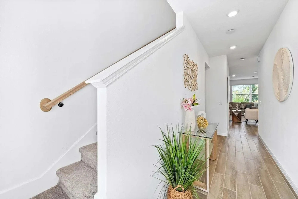 Lovely Townhome Sleeps 8