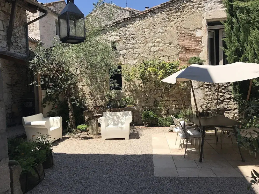 FOUR Maison dhôtes
