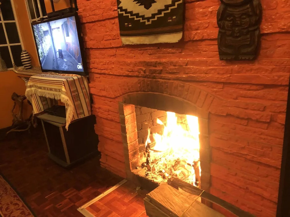 Hostal Taxo Yura