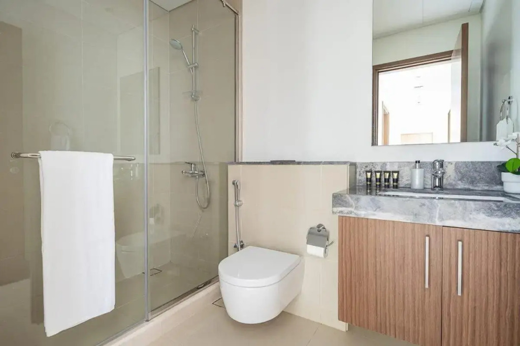 Frank Porter - 5242 Emaar T1