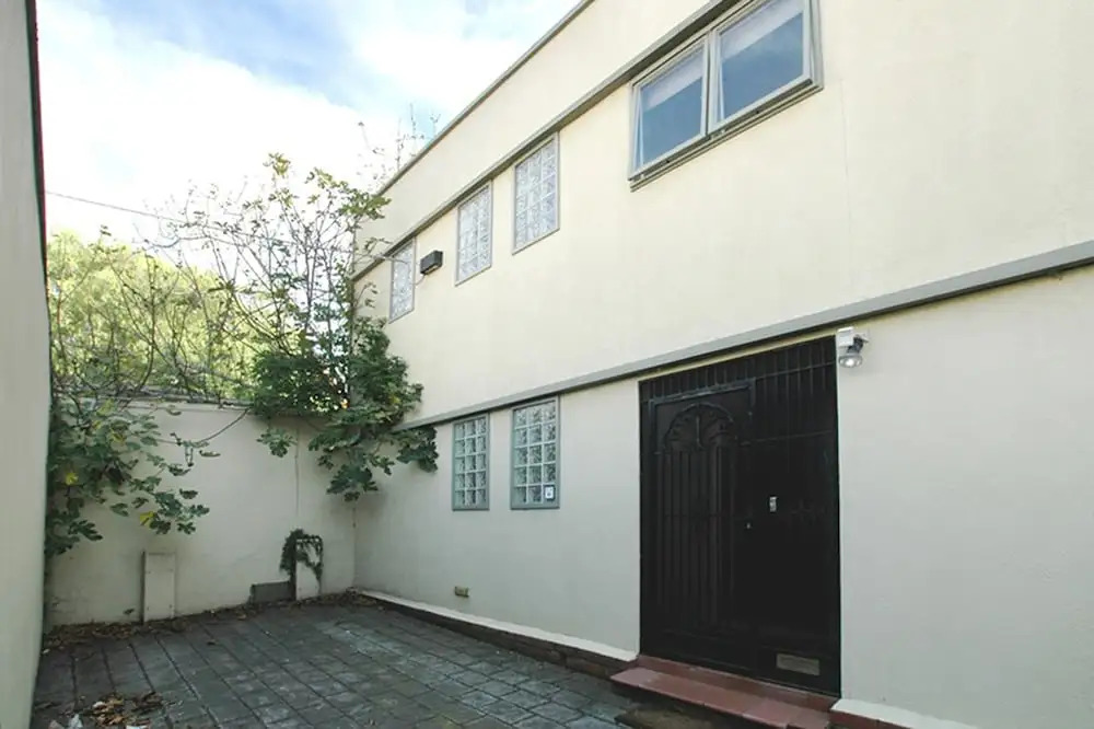 Charles Rooms Guesthouse