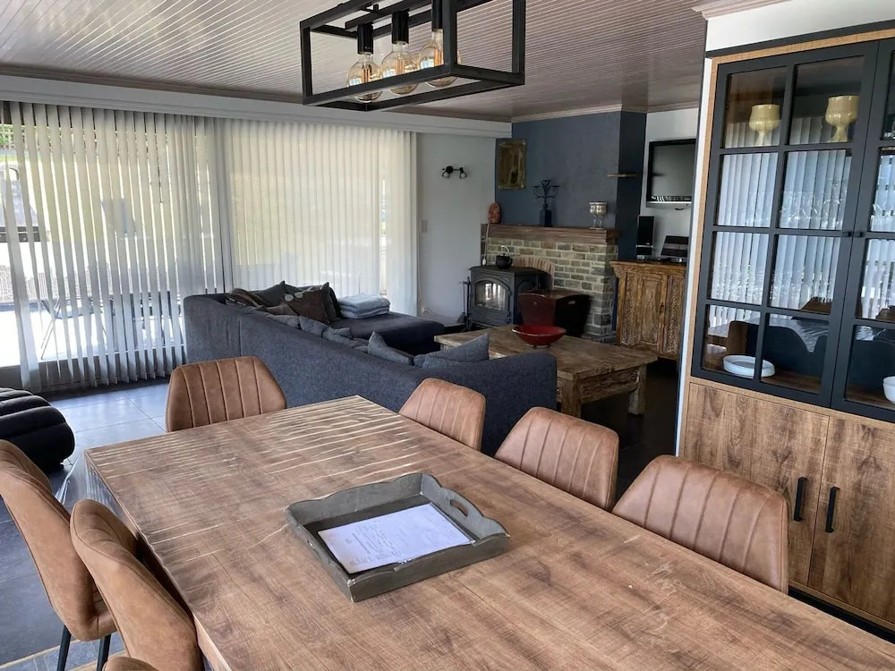 Luxurious Holiday Home with Hot Tub & Sauna in Houffalize