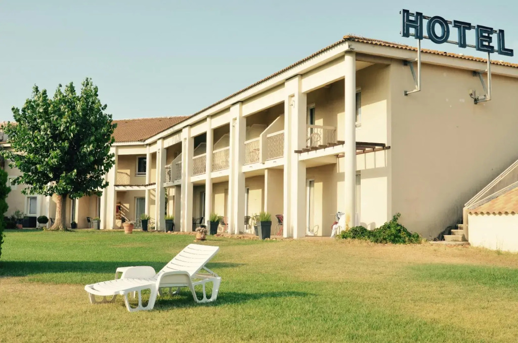 Hôtel le Mas des Ponts dArles