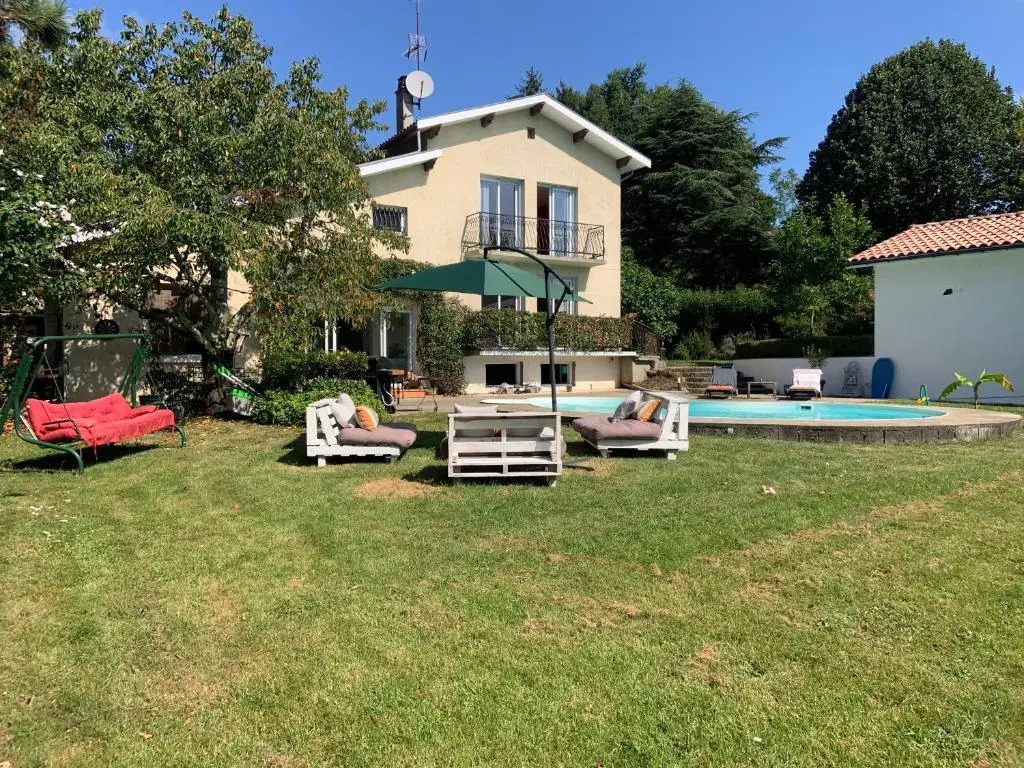 Latresne, Villa Lamothe, 3 chambres au calme au bord de la piste cyclable