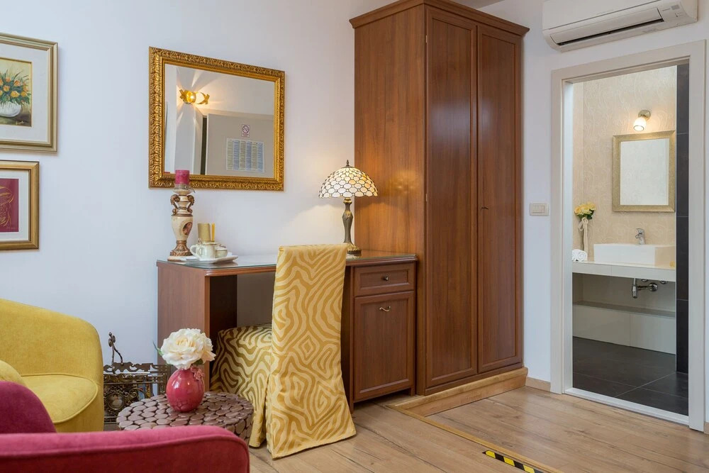 Romantic Luxury Rooms XXX
