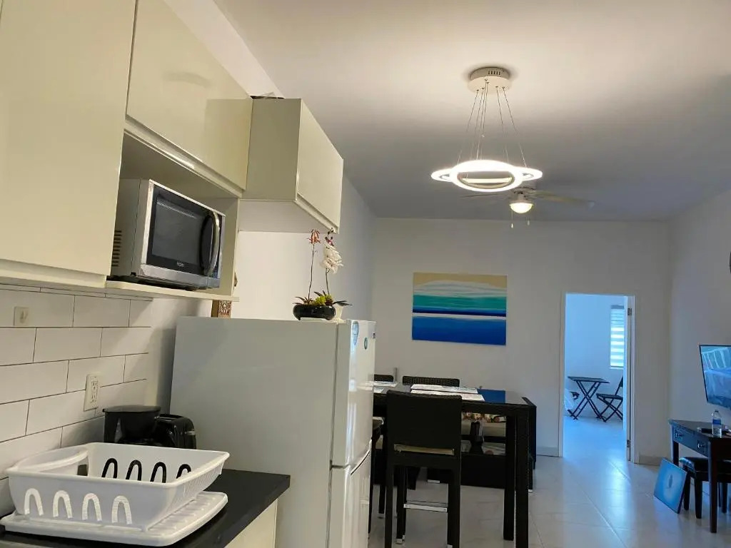 Lovely 2-bedroom Apartment in Venetian Road