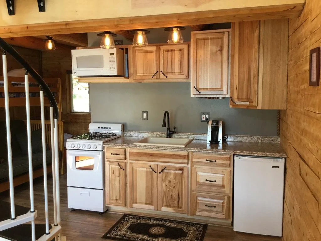 Renfro's Lakeside Retreat - Cabin's and R.V. Park
