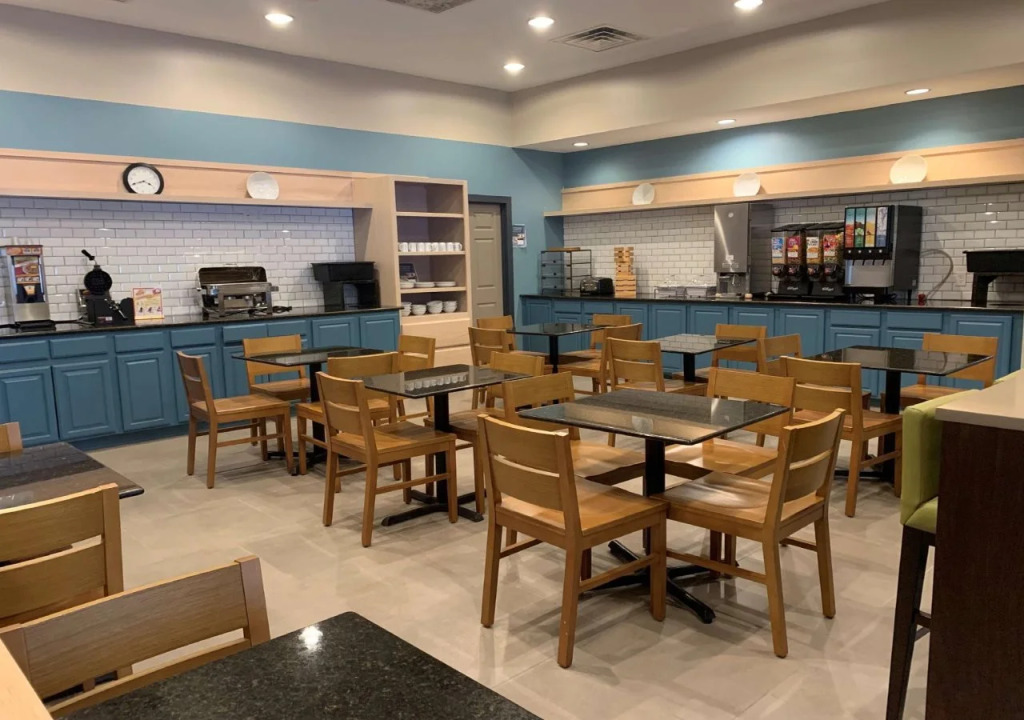Country Inn & Suites by Radisson, Kalamazoo, MI