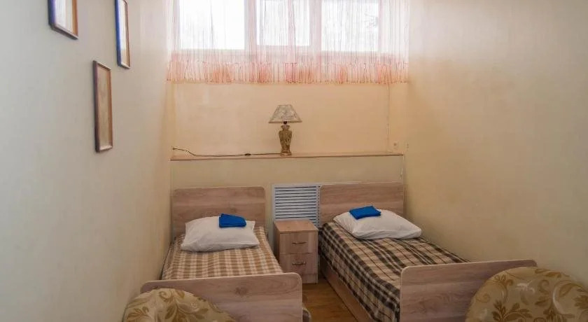 Hostel 44
