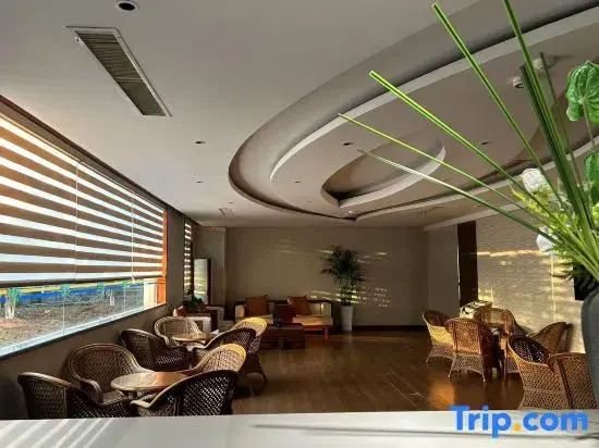 Wenfeng Hotel (Liaohe East Road)