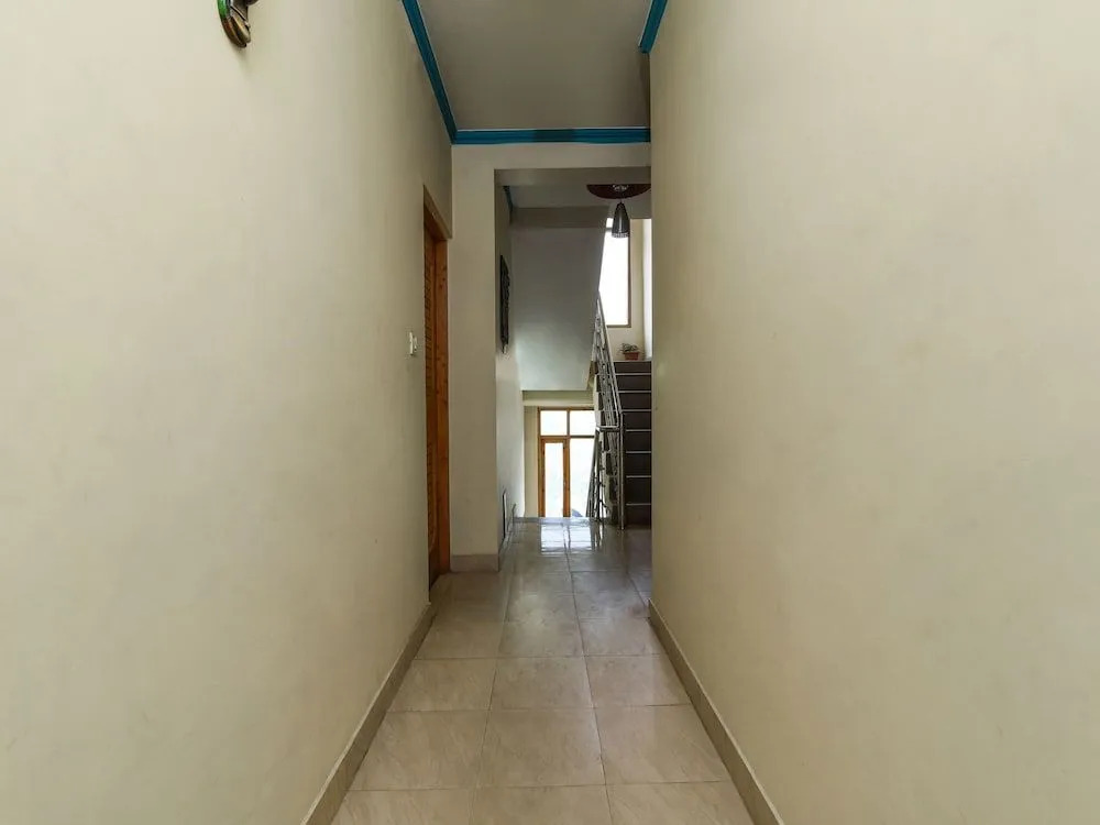 OYO Home 15841 Serene Mountain View Studio