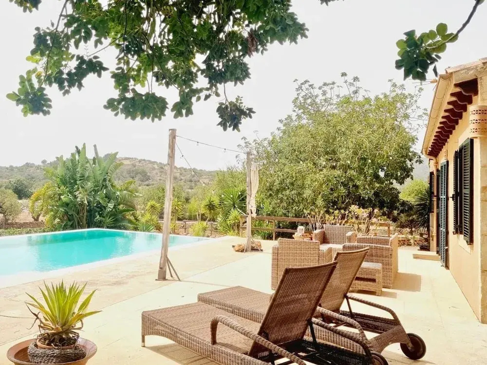 Villa Near Cala Tropicana With Pool
