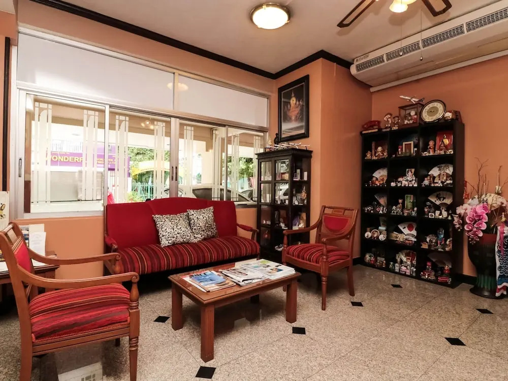 NIDA Rooms Sathorn 170 Embassy